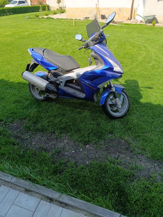 Продава се скутер 125 кубика