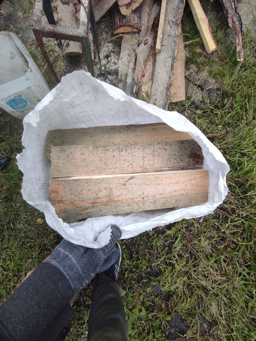 Продам дрова, уголь, песок в мешках