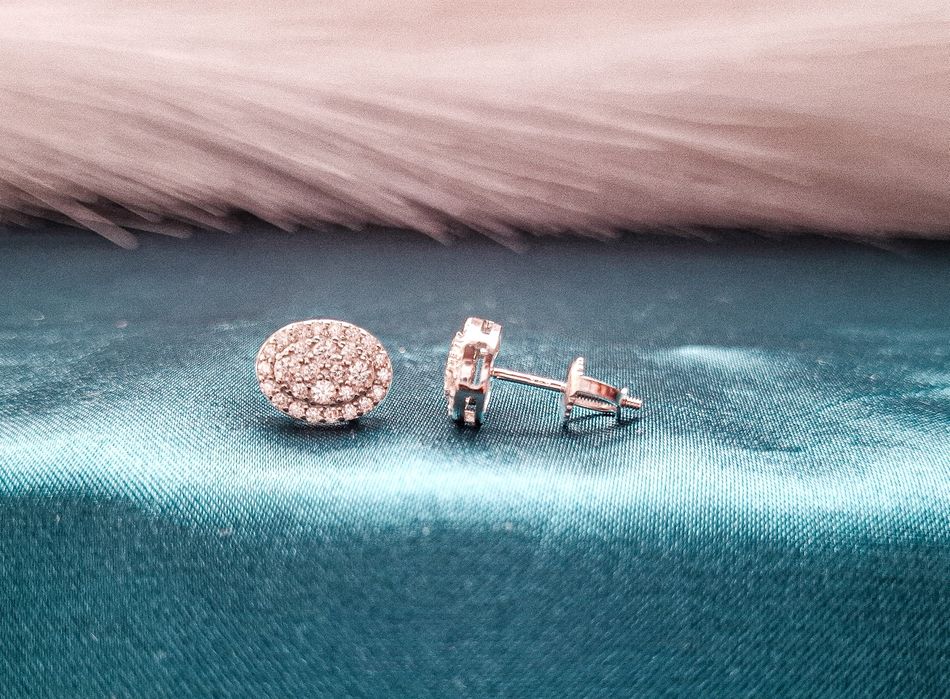 Cercei cu moissanite clasici