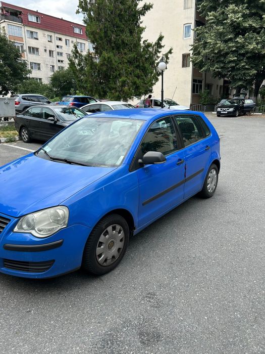 VOLKSWAGEN Polo