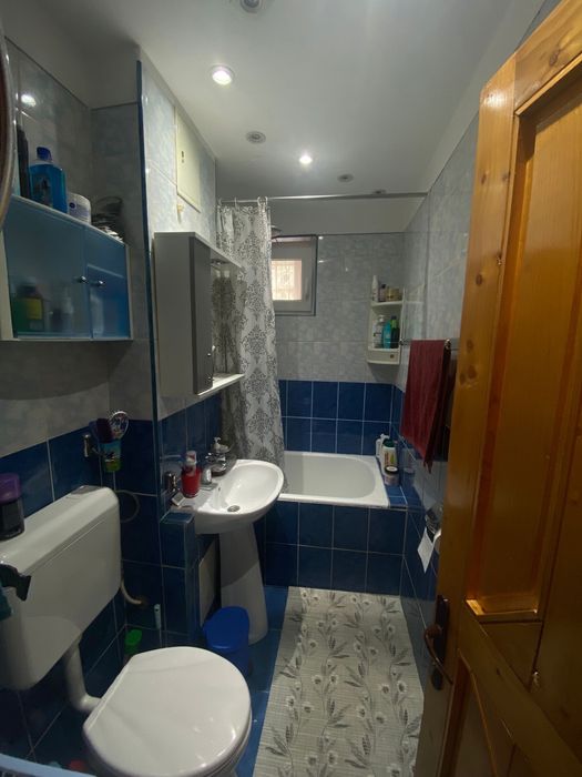 DE VÂNZARE: apartament 3 camere - Zărnești