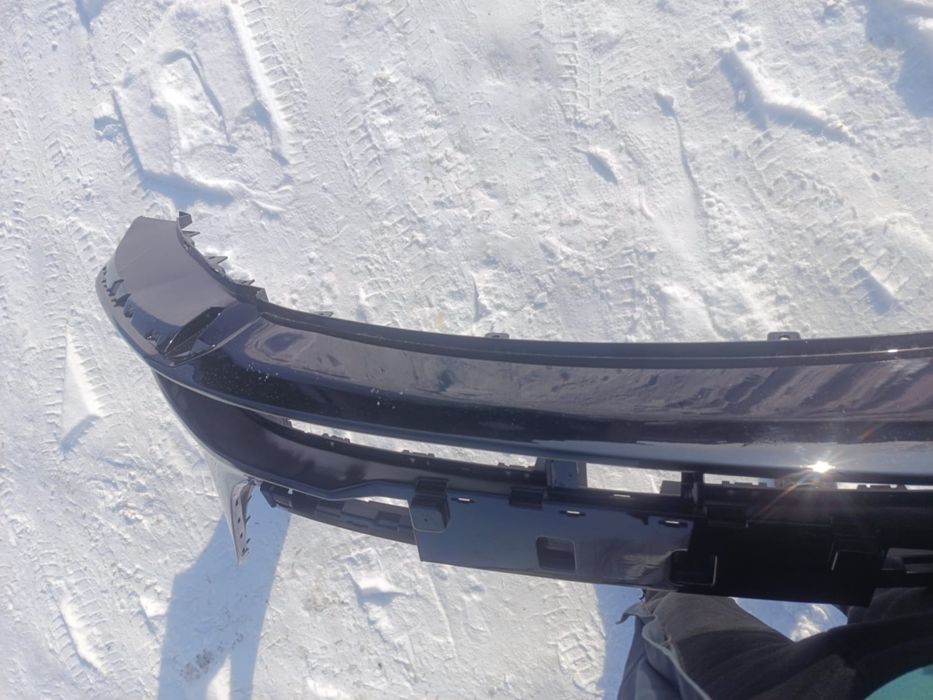 Продам бампер hongqi E-GM5