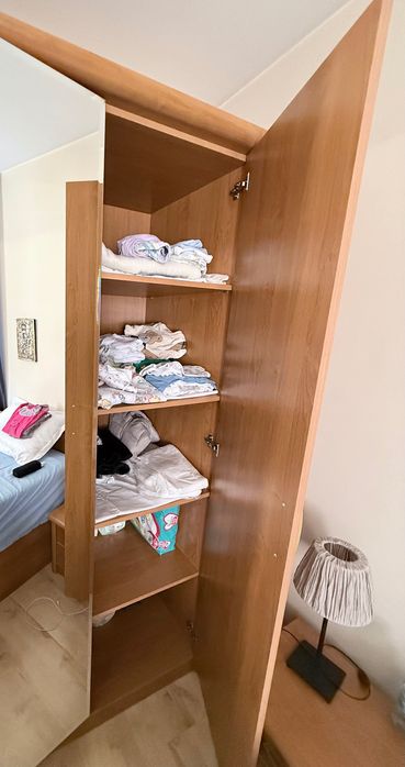 Обзавеждане за спалня-гардероб, легло, тоалетка, скрин, нощни шкафчета