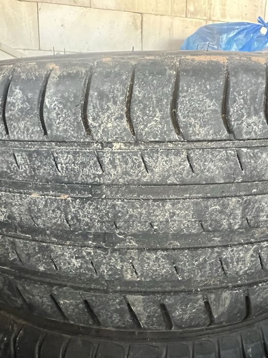 Продам шины 235/45/18