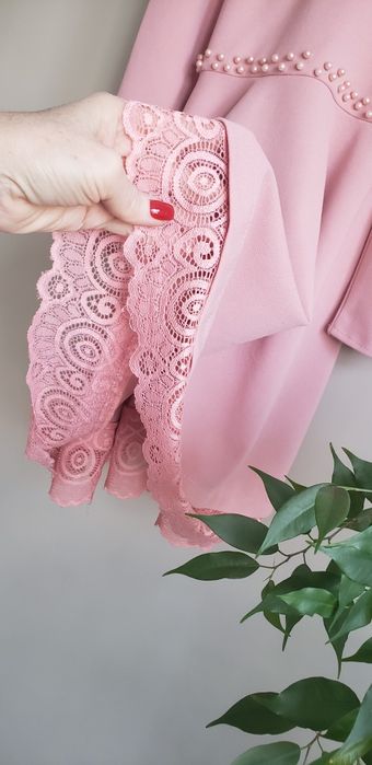 Два платья за 4000. На 4- 5лет.