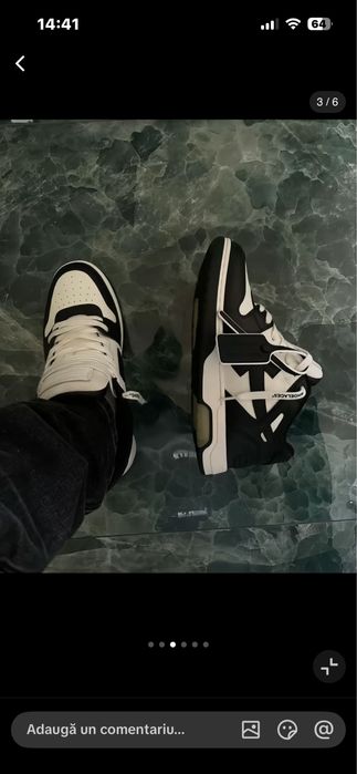 Off white ofice negru