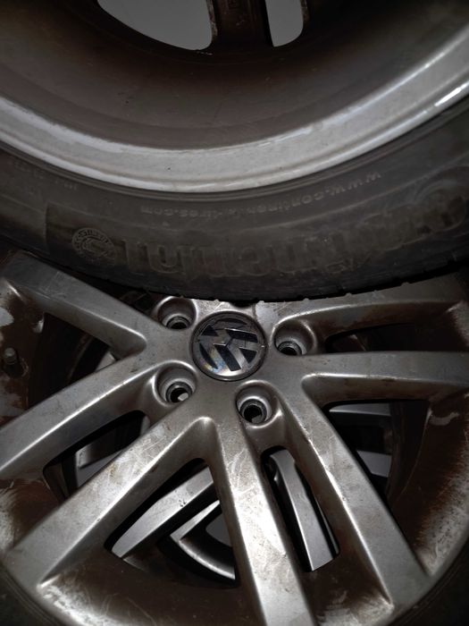 Гуми и джанти в перфектно състояние!Джантите нямат драскотина.