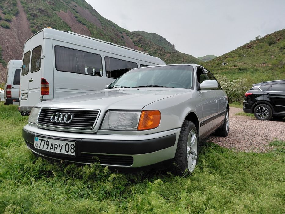 Ауди 100  с4  .,,