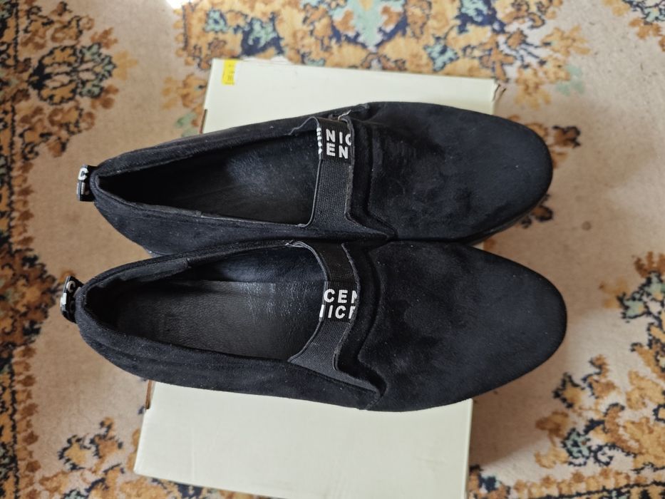 Женская обувь ботинки р.41