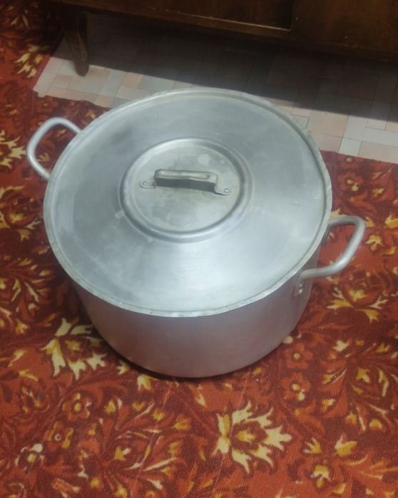 Кастрюля алюминиевая
