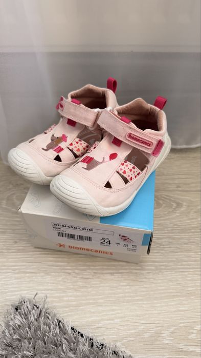 Sandale Biomecanics fetiță, mărimea 24 – cu cutie originală
