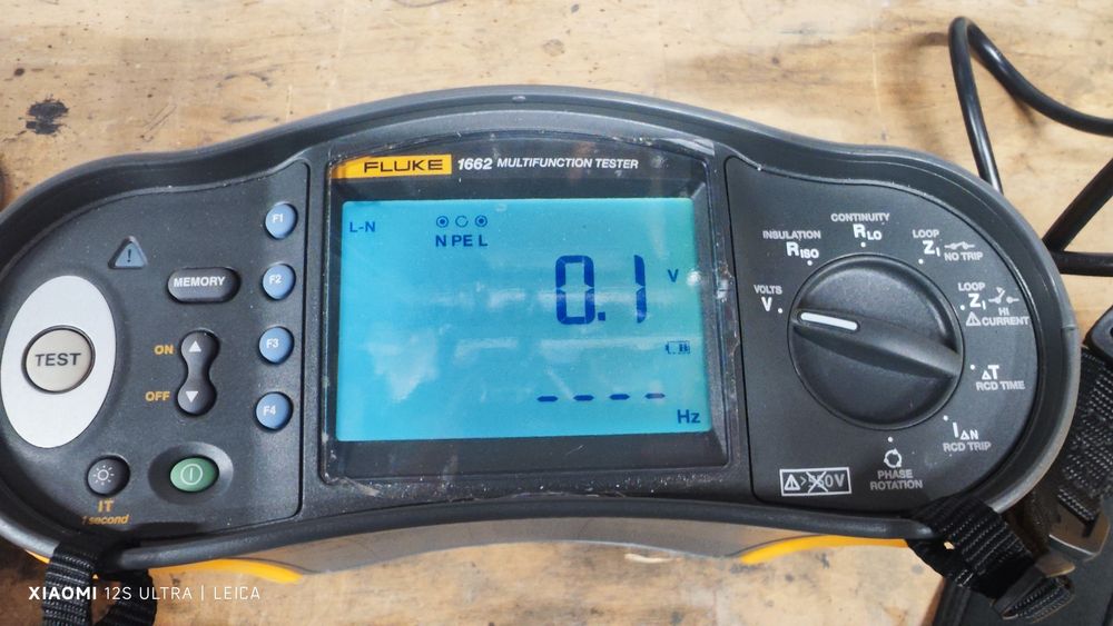 Мултитестер Fluke 1662