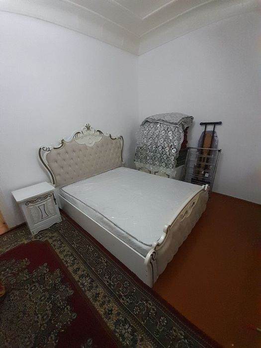 Ак ренгли спалний комплект сатилади срочно