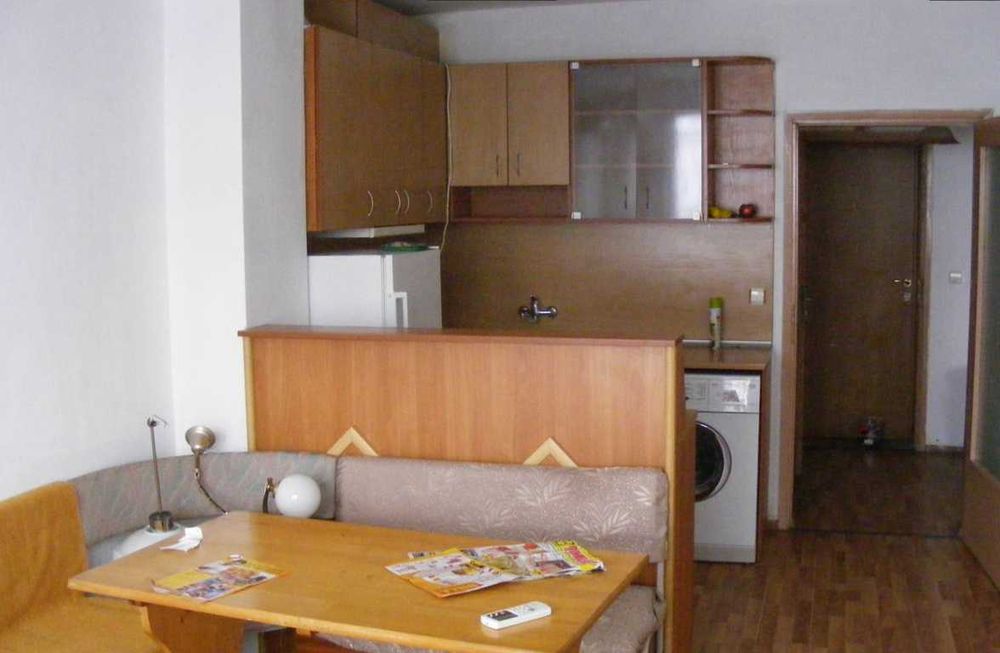 Дава се под наем Двустаен апартамент в Бургас, Възраждане - 56 кв.м за 180 € - Снимка #2