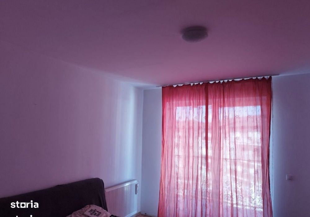 Apartament modern, două balcoane,parcare, living cu bucătărie,dormitor