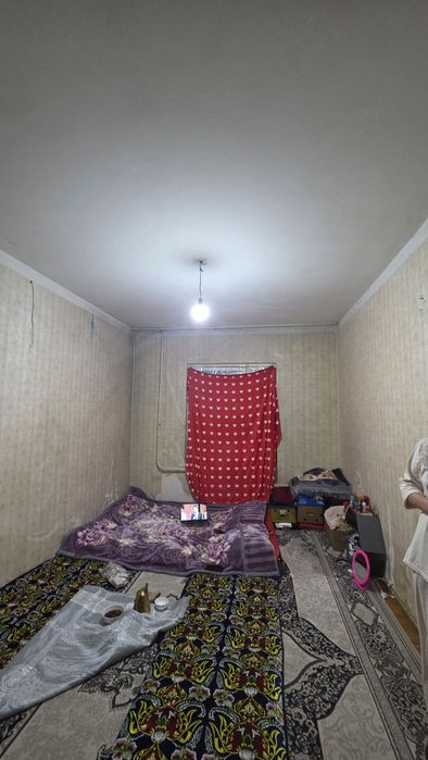 Srochne sotiladi Yunusobod 19 kv 1 xona