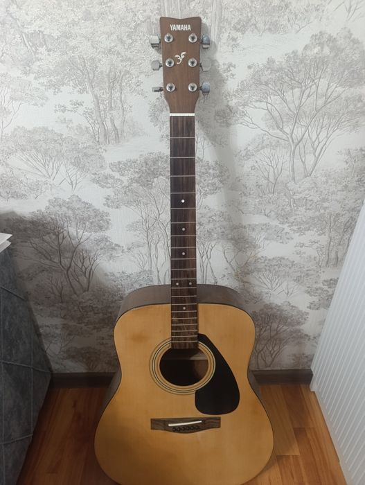 Гитара акустическая