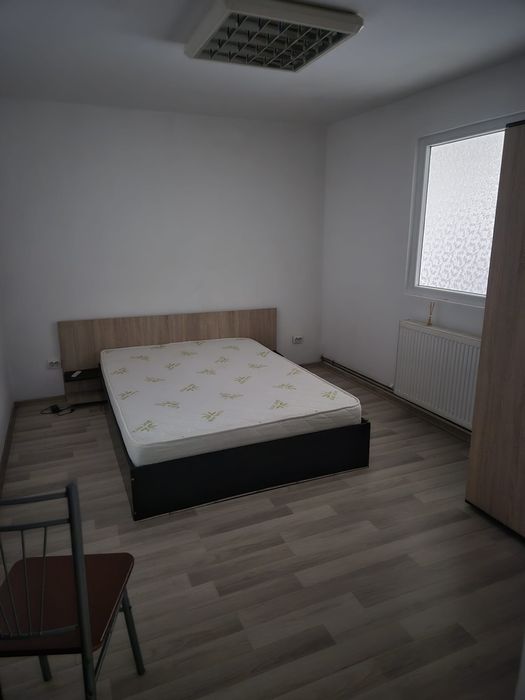 Închiriez apartament