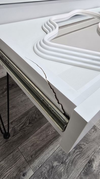 Туалетный столик белый