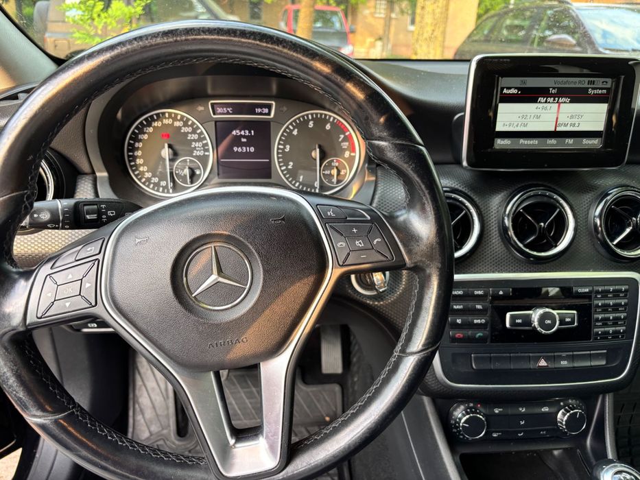 Mercedes A180 - 96000 km an 2013