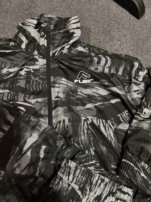 Спортен екип Flair.