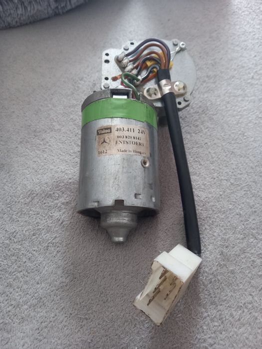 Vând motoraș stergator parbriz față 24v cod 0038208142