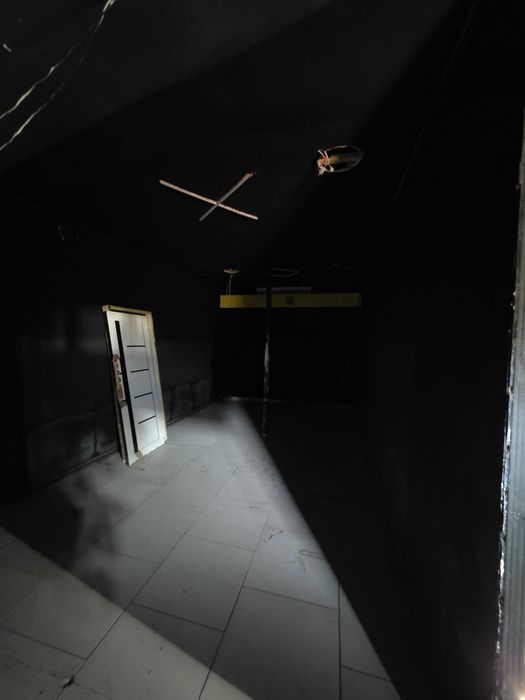 Нотурар бино сотилади.