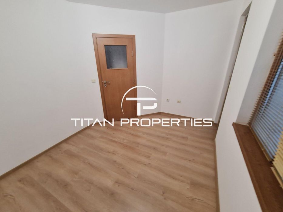Дава се под наем Тристаен апартамент в Бургас, Център - 60 кв.м за 348.84 € - Снимка #5