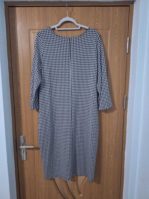 Rochie marimea 44/46, cu buzunare