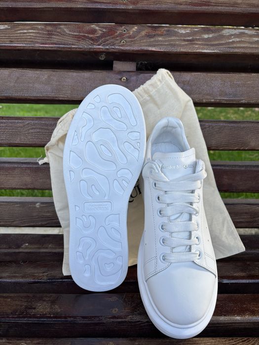 Adidași Alexander McQueen