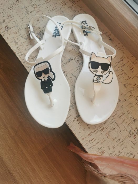 Сандали Karl LAGERFELD