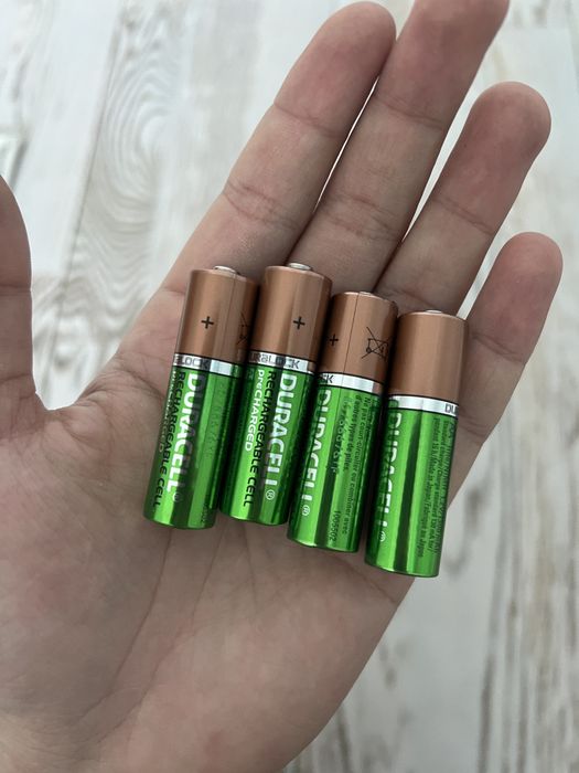 Зарядное устройство Duracell CEF14+2AA2AAA MON с батарейками