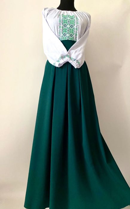 Costum damă , traditional, brodat