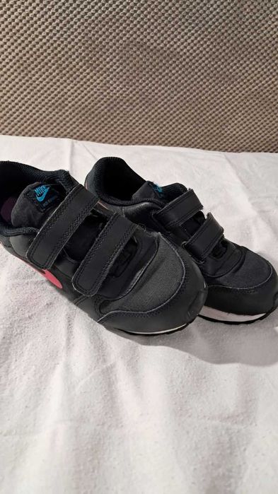 Маратонки за момиче Nike