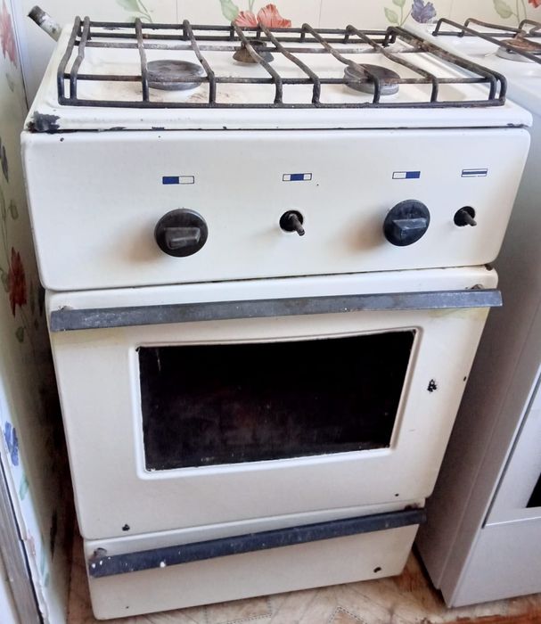 Продам газ плиту