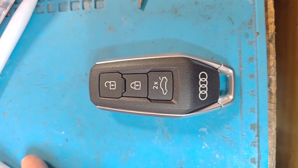 Оригинални автомобилни ключове Audi Bmw Hyundai Kia Mercedes Opel VW