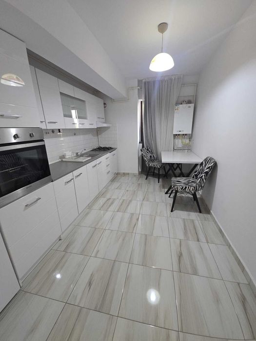 inchiriez apartament cu 2 camere in Complex Bucium Confort