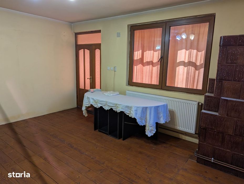 Casa P+1, 3 camere dec, cu CT, AC, 1685mp, deschidere 67 m