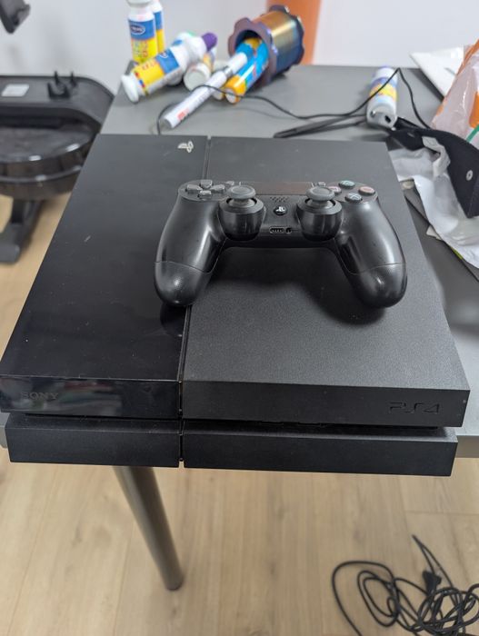 Sony PS4 + controller