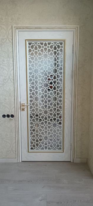 Eshiklar va romlar Oshxona mebellari