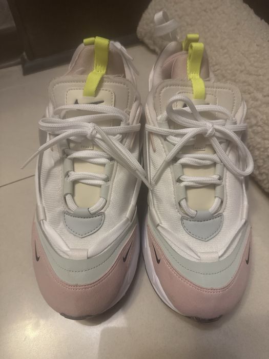 Дамски маратонки Nike