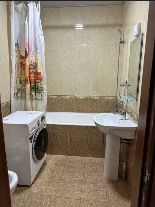 Возле парка Анхор продается 3х комнатная квартира