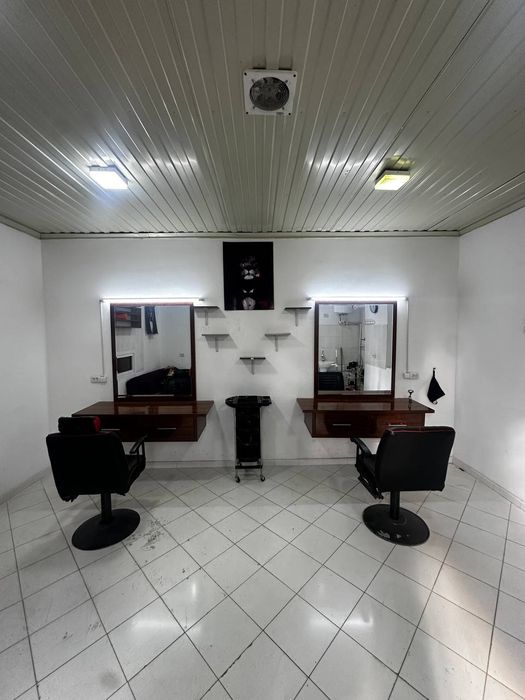 2 ta kreslo  2 oyna mebel rakvina 1ta sushilka divan va shu xamasi