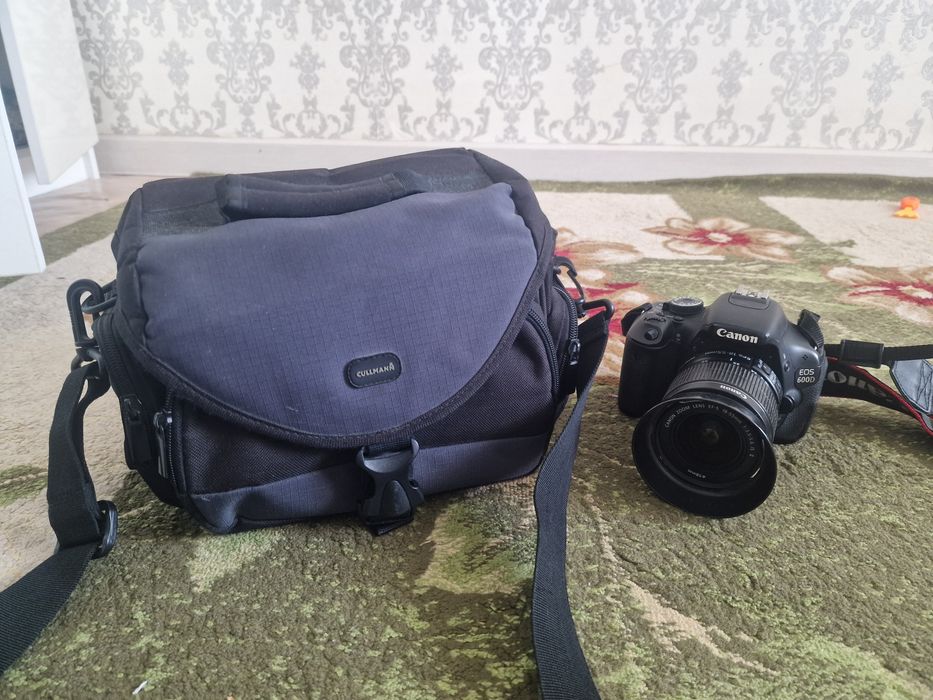 Фотоаппарат Canon EOS 600D