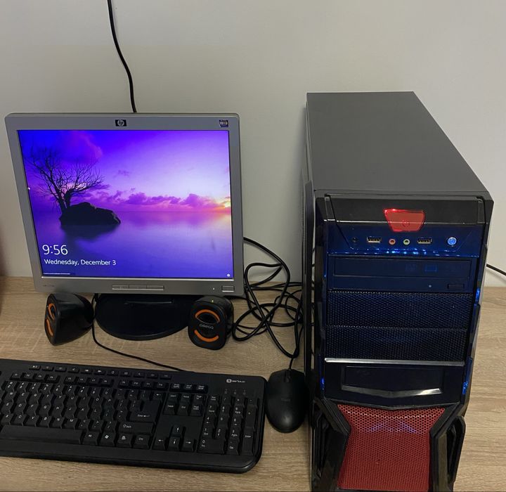 Vând PC complet.