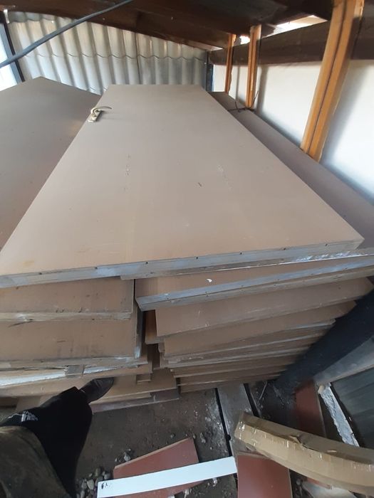 Продаю межкомнатную дверь