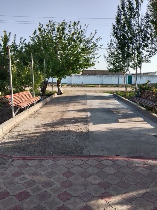 Narpay eski 5 daHovli joy 12 sotigʻli 6 xona remon boʻlgan suv svet ga