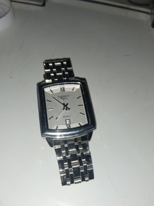 Продам часы Tissot
