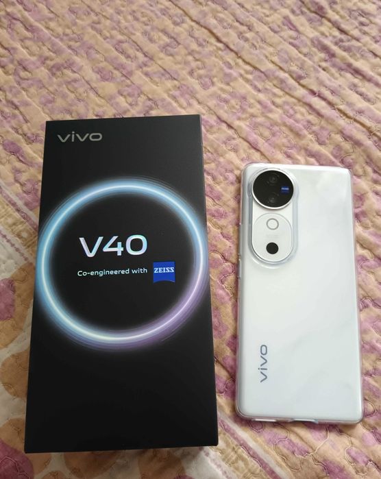 VIVO v40 в отличном состянии