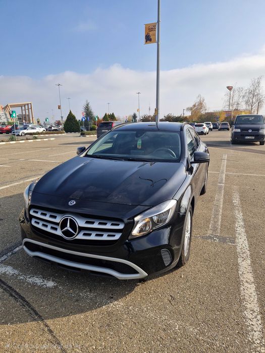 Mercedez Benz GLA 180 2019